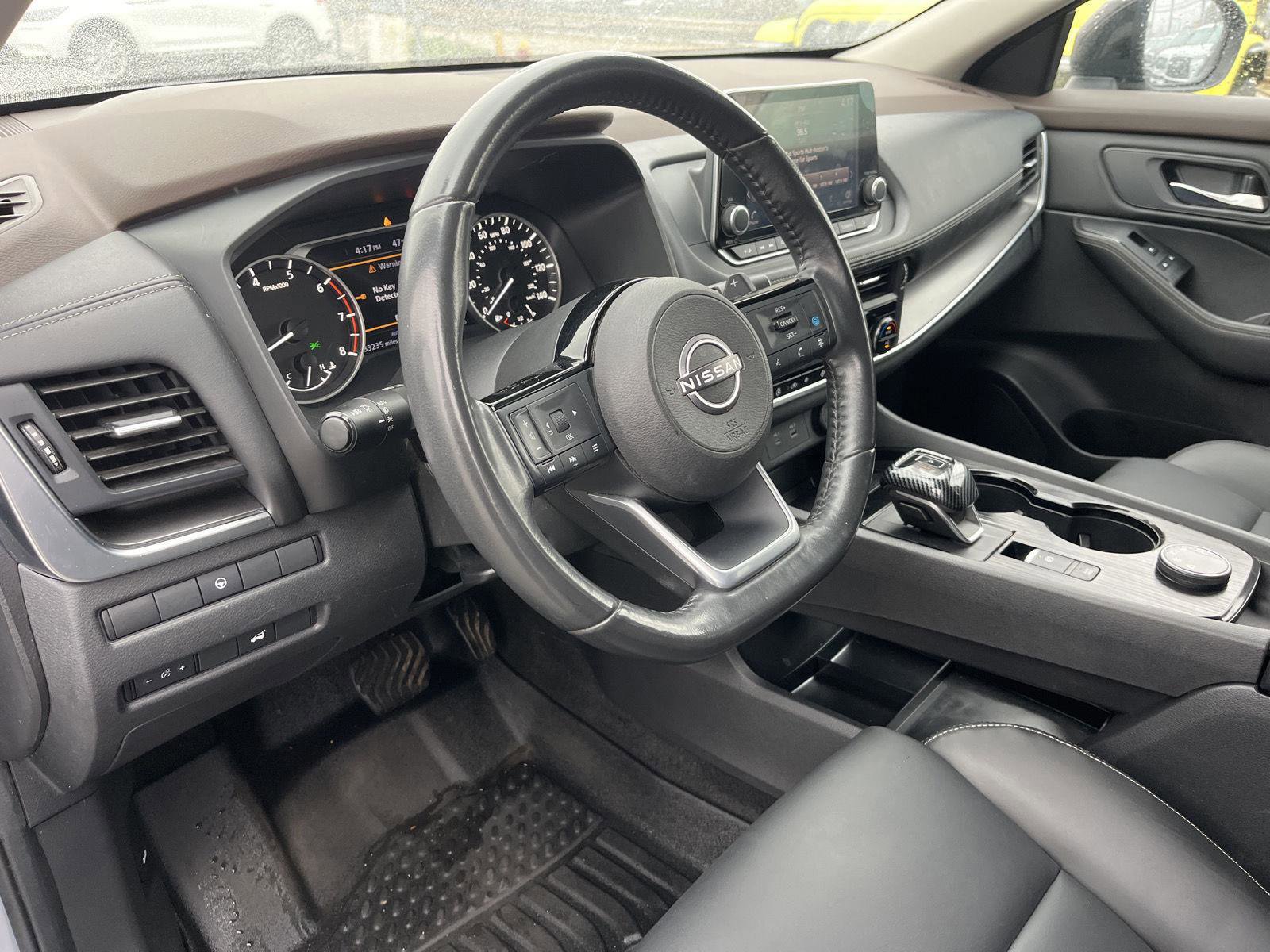 Used 2023 Nissan Rogue SV w/ SV Premium Package image 11