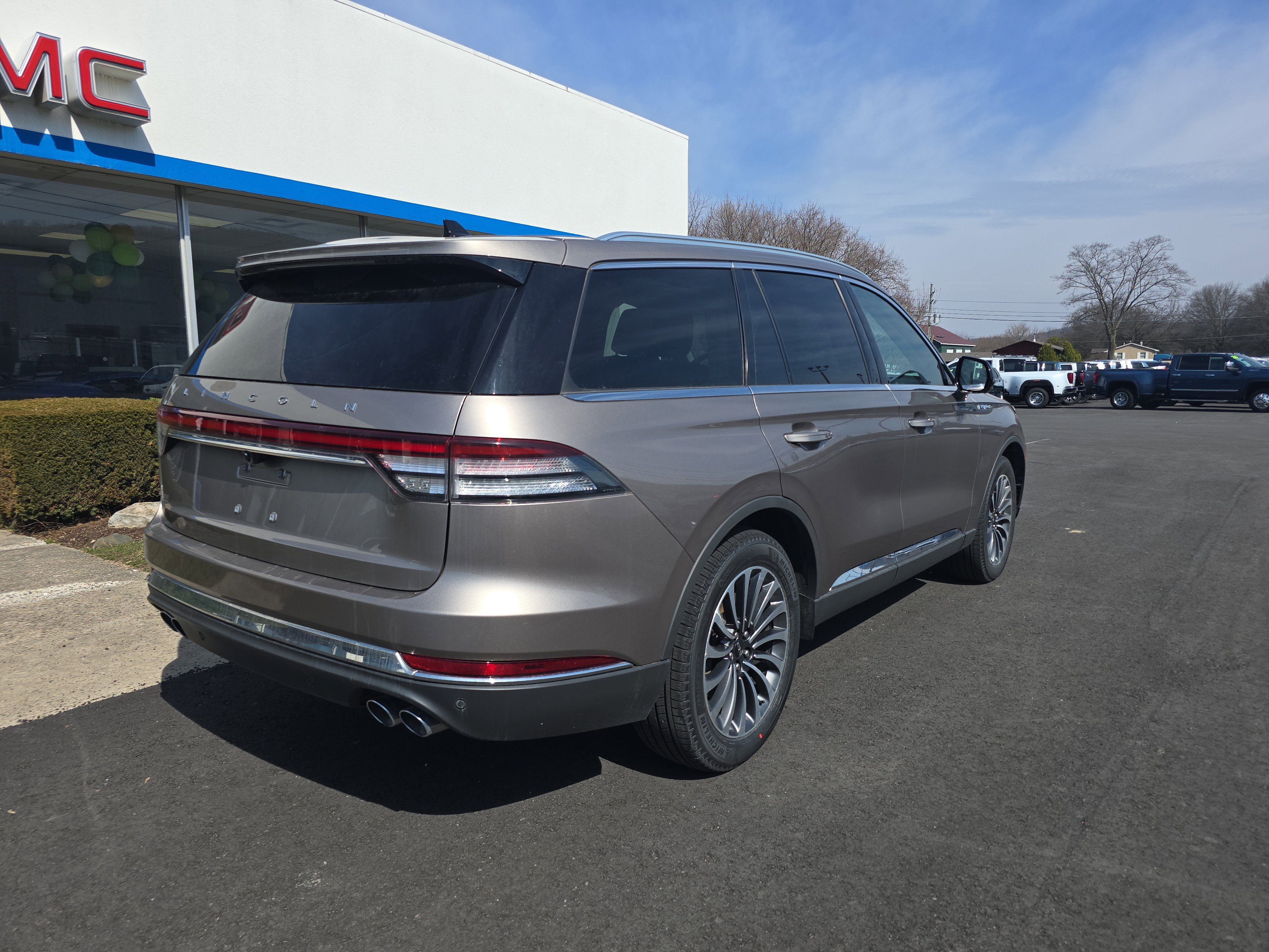 Used 2021 Lincoln Aviator Reserve w/ Elements Package Plus image 3