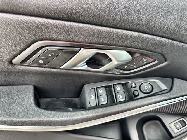 Used 2025 BMW 330i xDrive Sedan w/ Convenience Package image 13