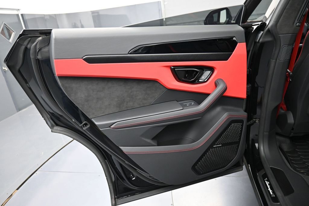 Used 2024 Lamborghini Urus S AWD/4WD image 24
