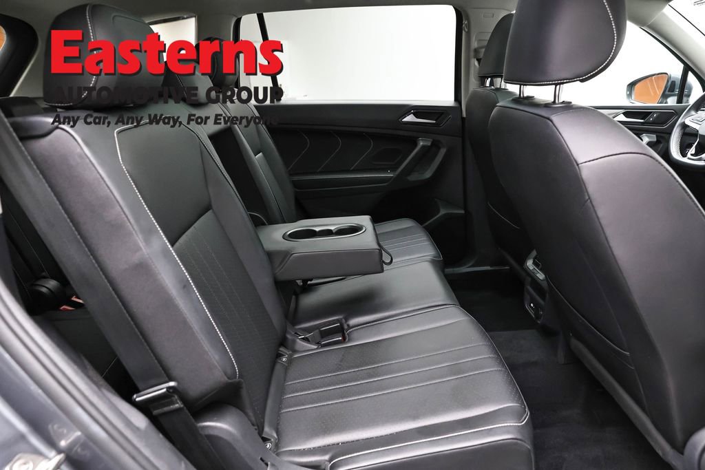 Used 2022 Volkswagen Tiguan SE w/ Panoramic Sunroof Package image 22