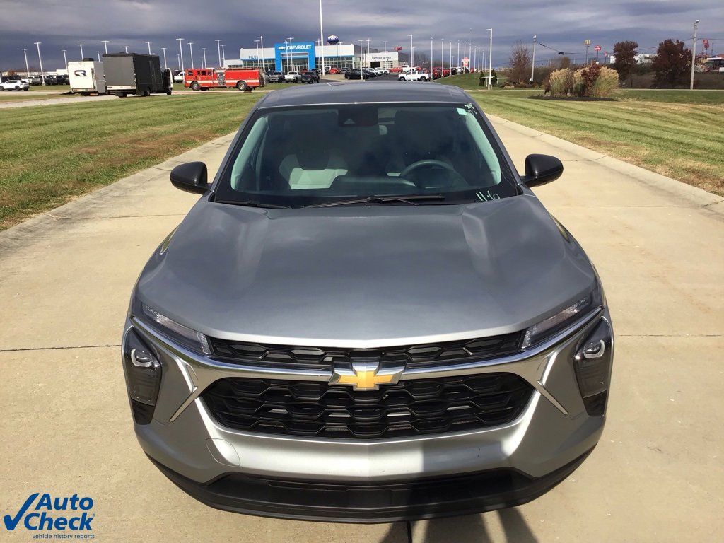 Used 2024 Chevrolet Trax LS w/ Driver Confidence Package image 10