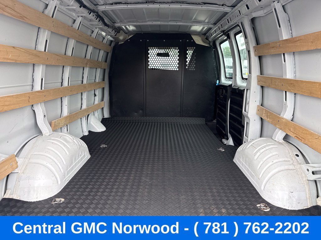 Used 2025 Chevrolet Express 2500 w/ Driver Convenience Package RWD image 12