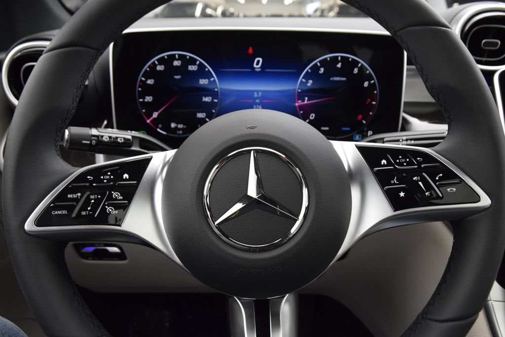 Used 2026 Mercedes-Benz GLC 300 4MATIC image 23