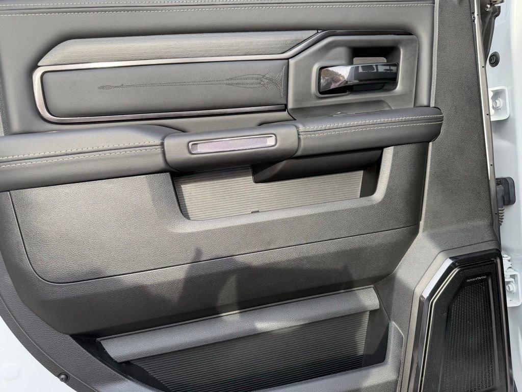 Used 2024 RAM 2500 Limited image 34