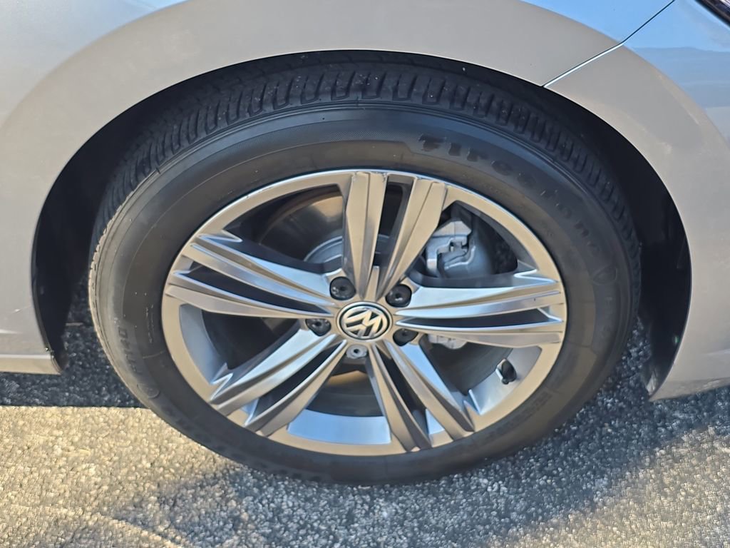 Used 2021 Volkswagen Jetta R-Line w/ R-Line Cold Weather Package image 8