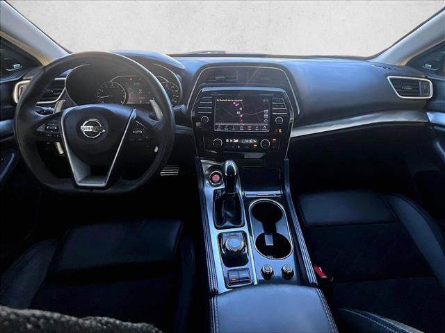 Used 2017 Nissan Maxima SR w/ Midnight Edition FWD image 16