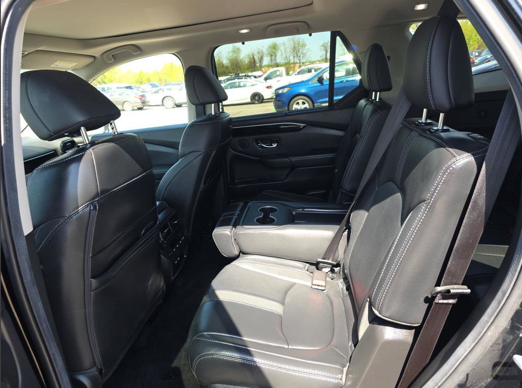 Used 2025 Honda Pilot Touring image 14