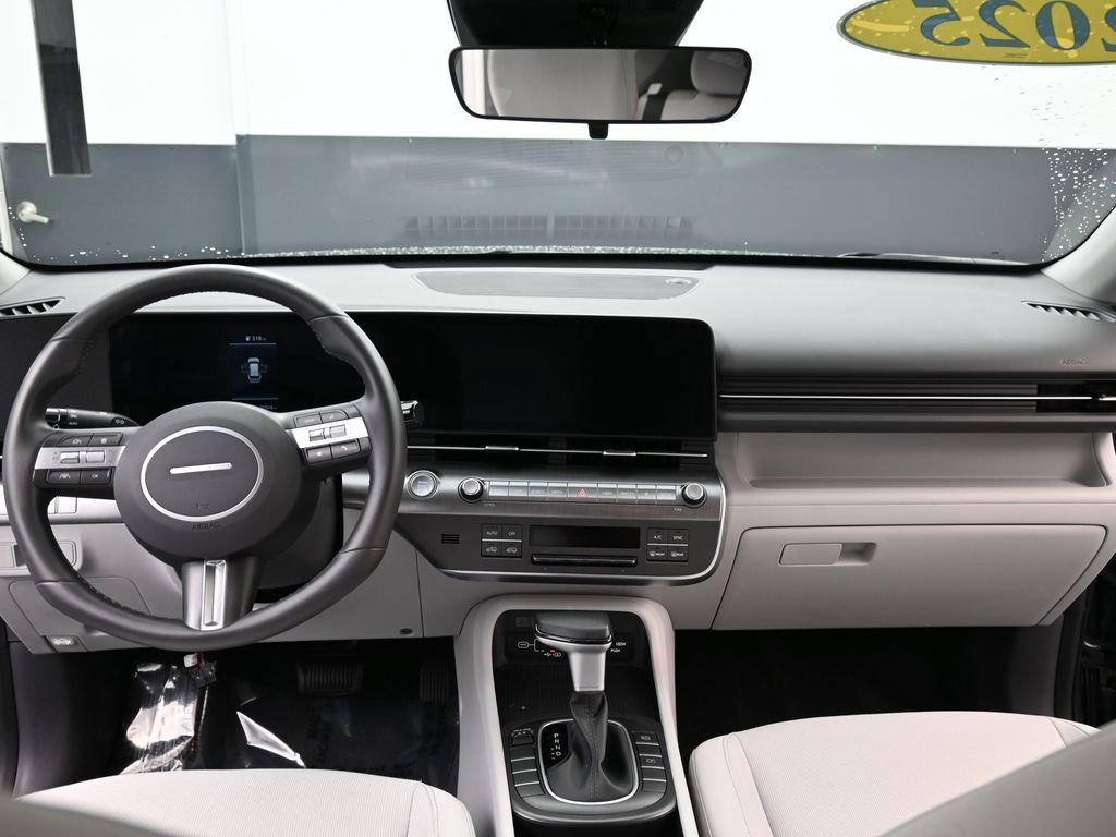 Certified 2025 Hyundai Kona SEL image 10