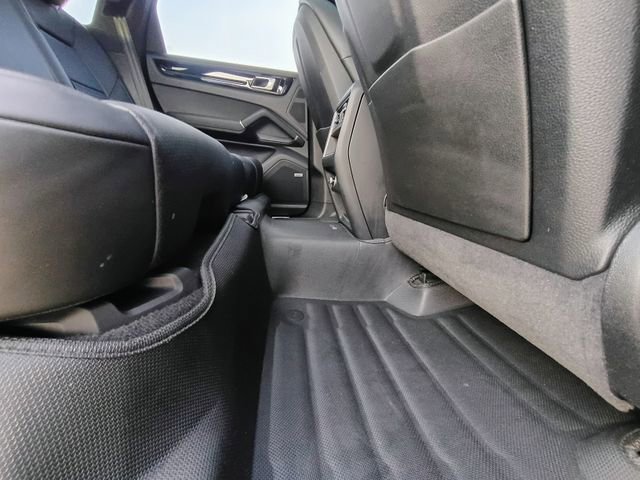 Used 2020 Porsche Cayenne image 54
