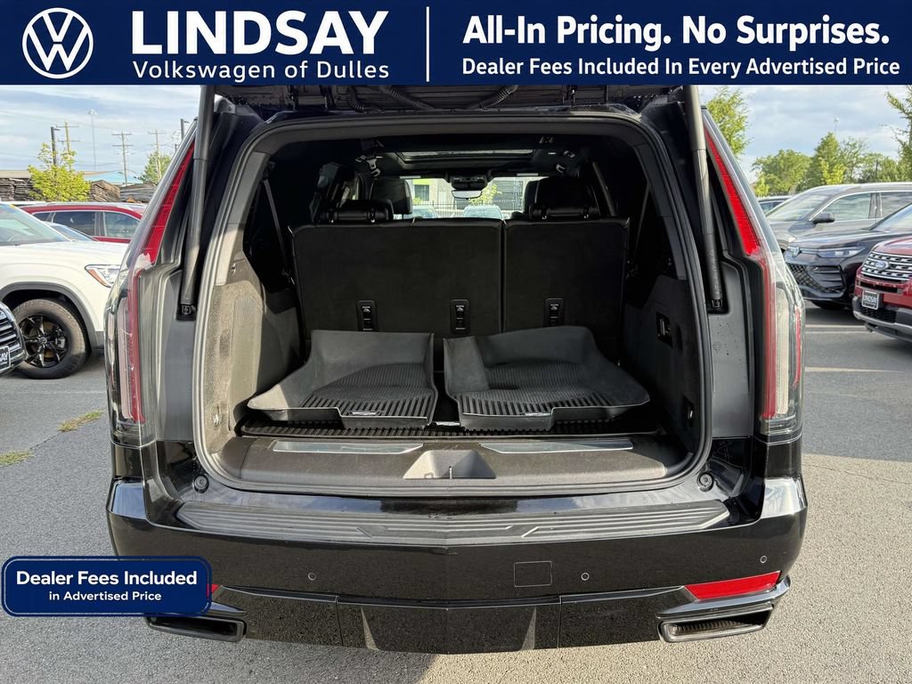 Used 2022 Cadillac Escalade ESV Sport w/ Touring Package AWD/4WD image 15