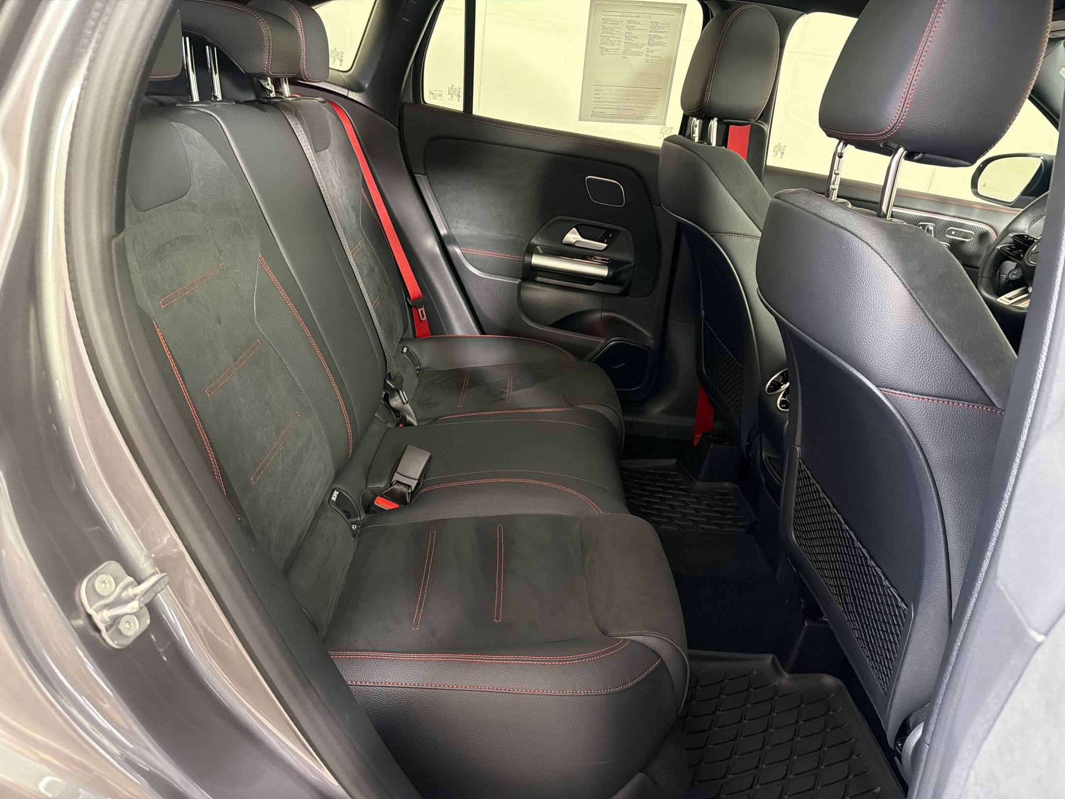 Used 2025 Mercedes-Benz GLA 35 AMG 4MATIC image 30