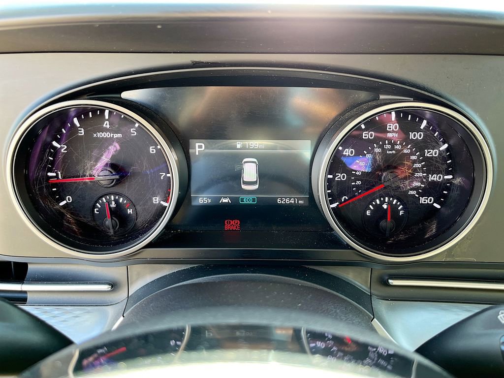 Used 2024 Kia Carnival LX image 11