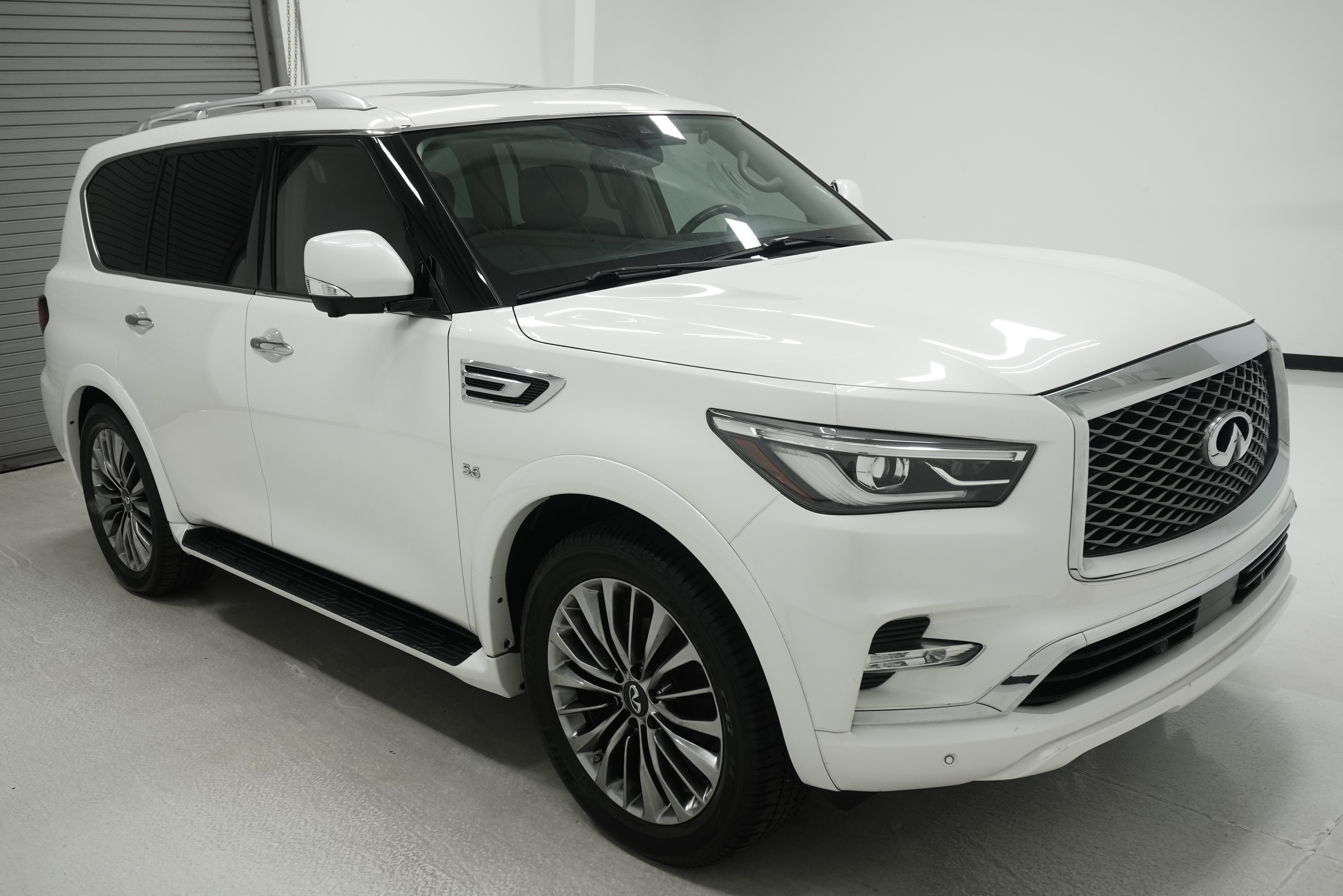Used 2019 INFINITI QX80 Luxe w/ 22" Wheel Package AWD/4WD image 3