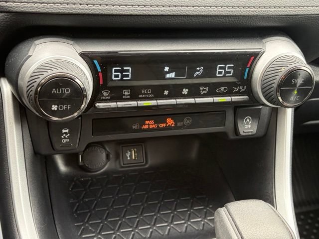 Used 2025 Toyota RAV4 XLE AWD/4WD image 22