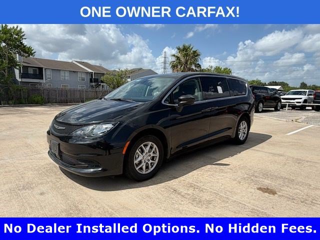 Used 2023 Chrysler Voyager LX FWD image 5