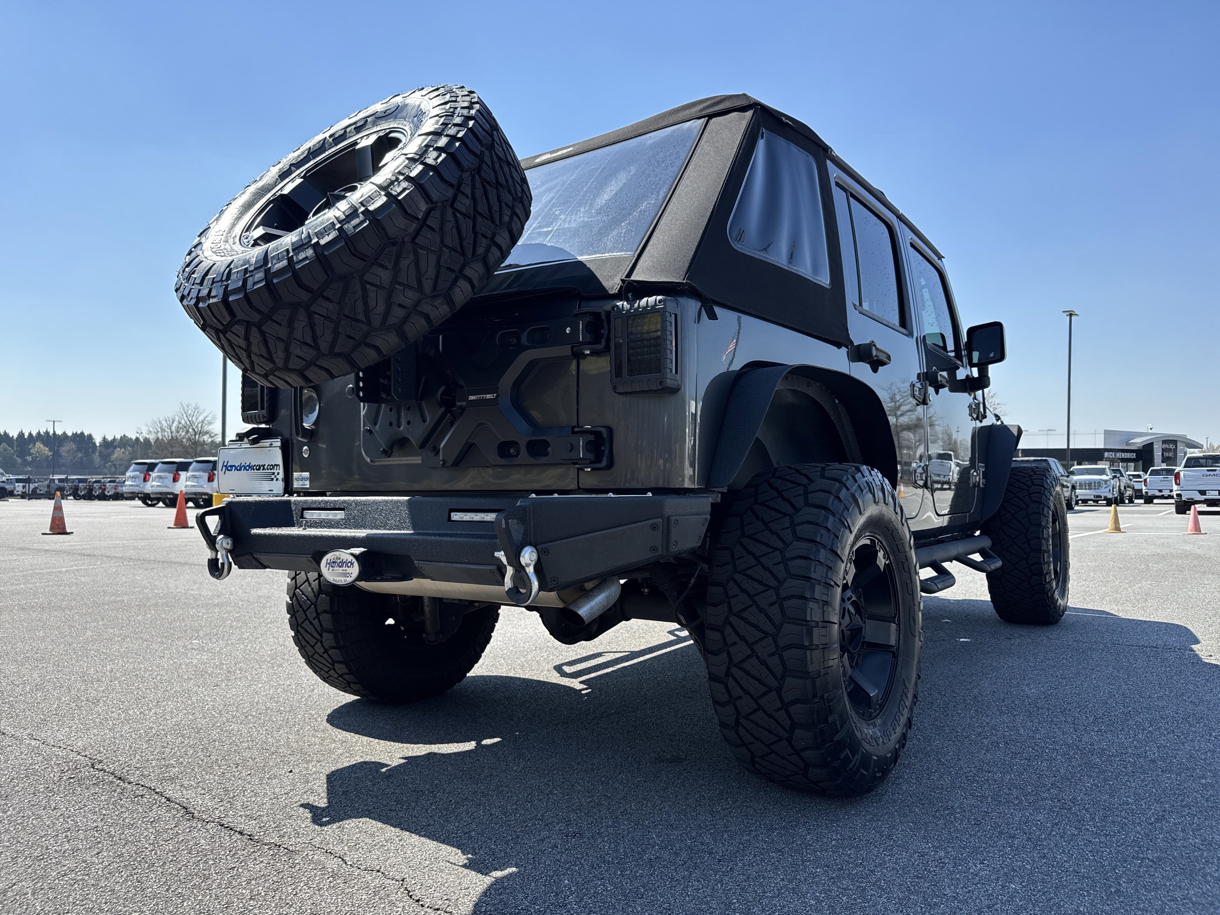 Used 2018 Jeep Wrangler Unlimited Sport w/ Connectivity Group image 10