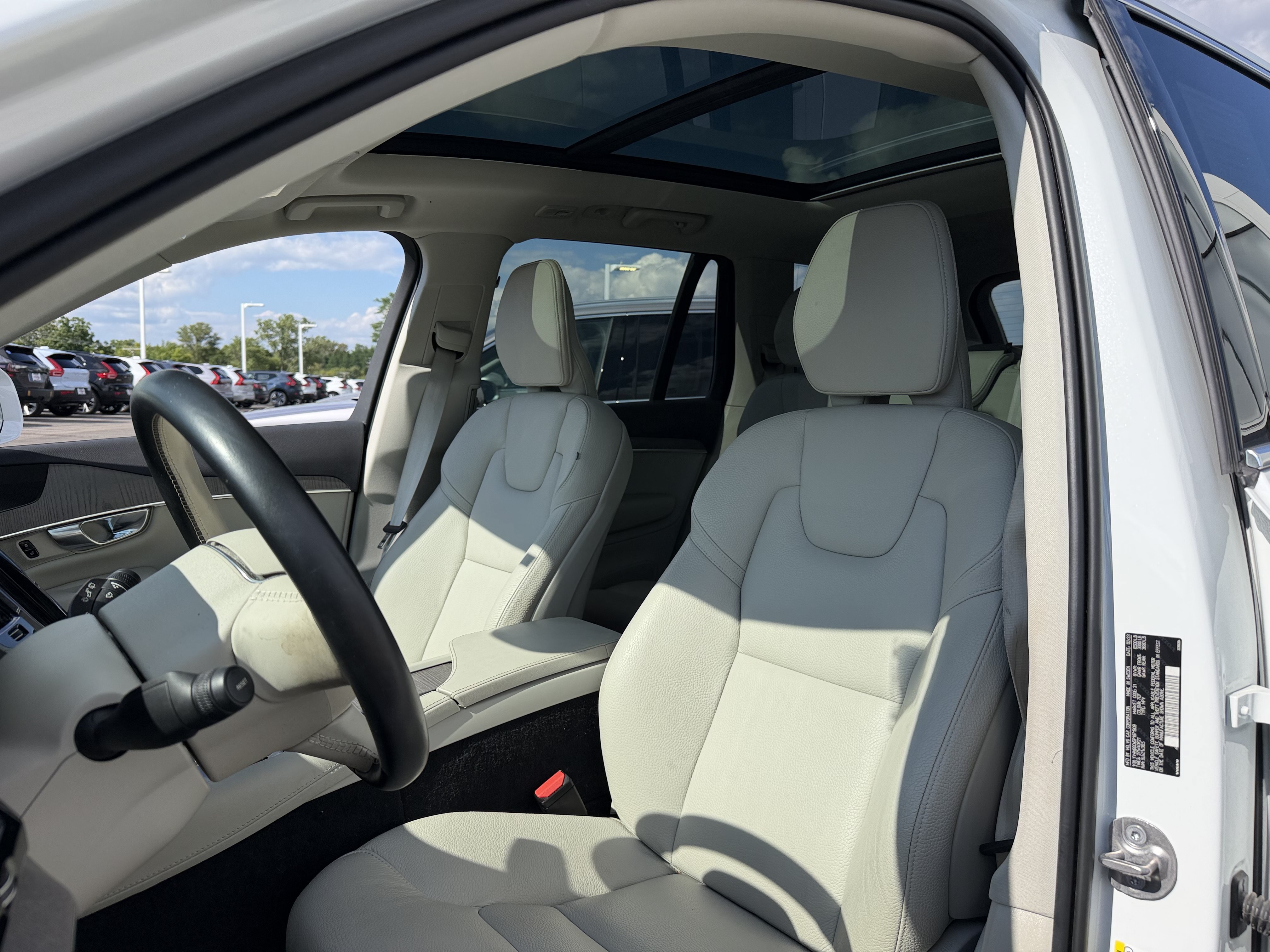 Used 2023 Volvo XC90 T8 Plus w/ Protection Package Premier AWD/4WD image 8
