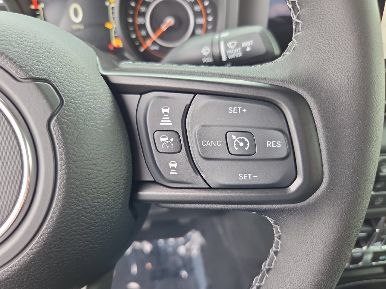 New 2026 Jeep Gladiator Mojave w/ Steel Bumper Group AWD/4WD image 29
