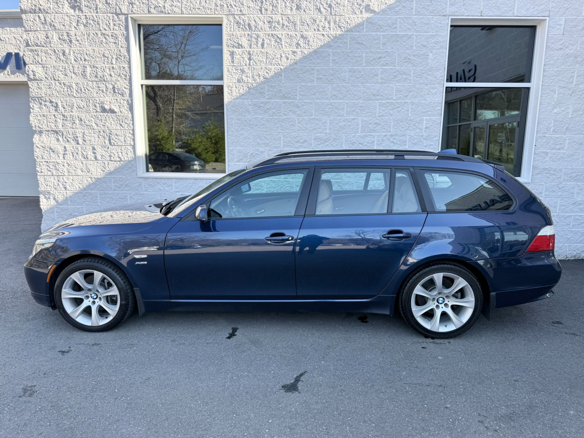 Used 2009 BMW 535i xDrive Wagon image 6