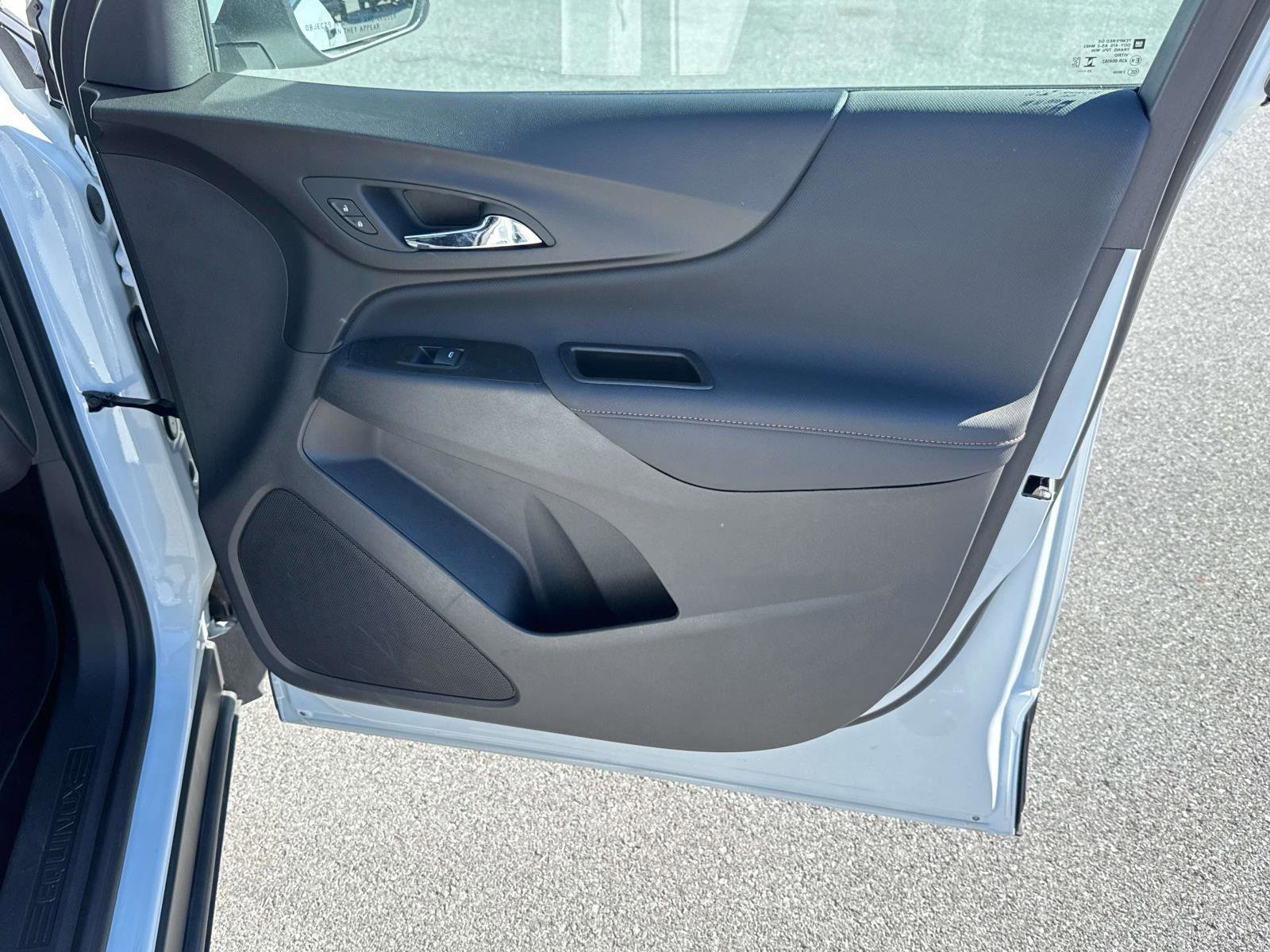 Used 2024 Chevrolet Equinox RS image 17