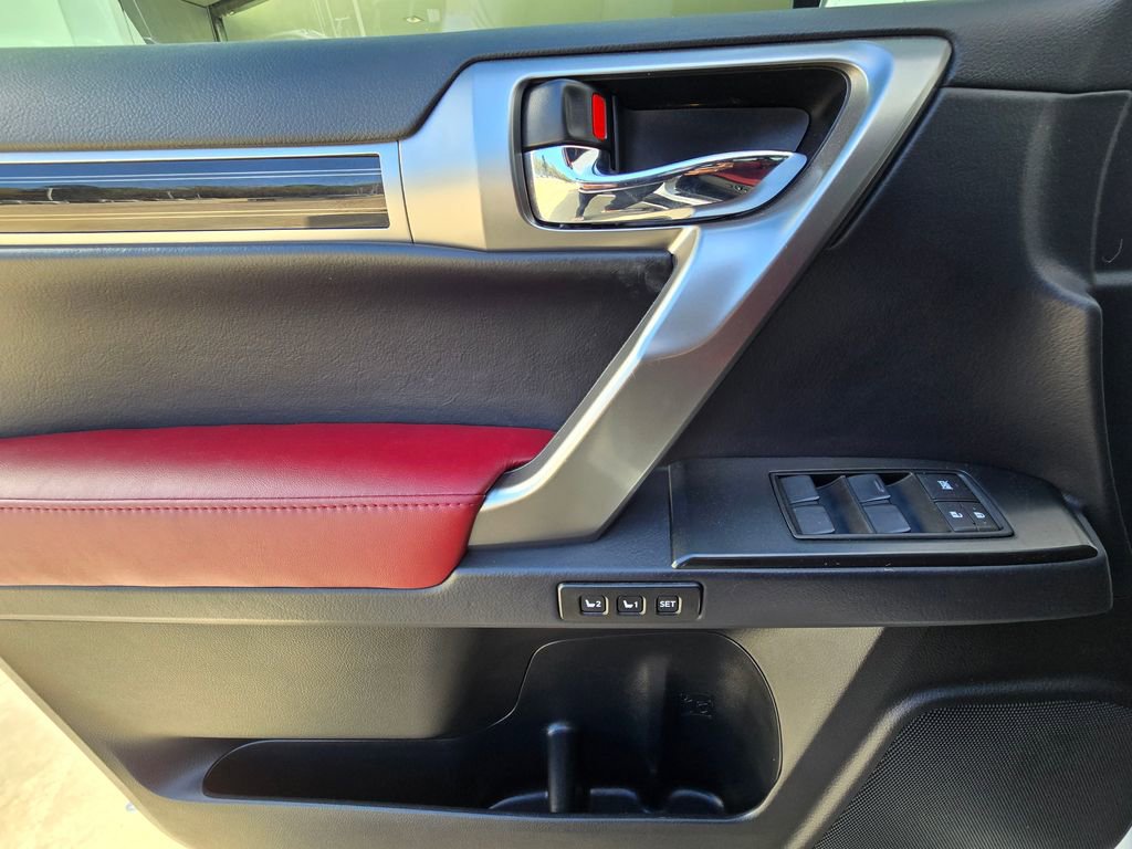 Used 2022 Lexus GX 460 Premium w/ Accessory Package AWD/4WD image 14