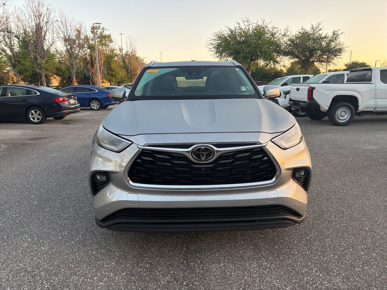 Used 2023 Toyota Highlander Limited image 8