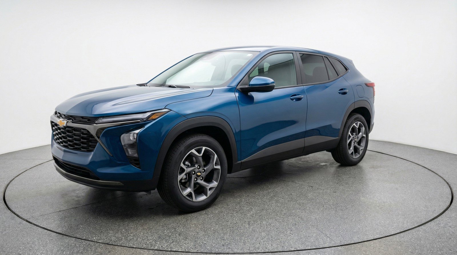 Used 2025 Chevrolet Trax LT FWD image 3