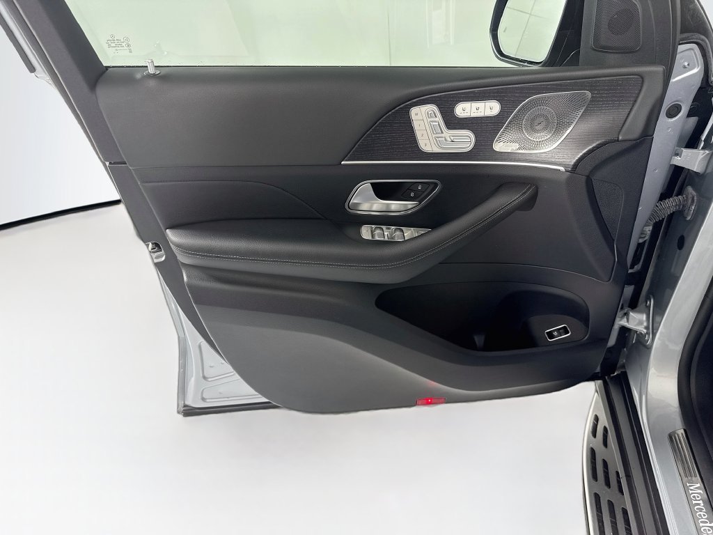 Certified 2023 Mercedes-Benz GLS 450 4MATIC image 25