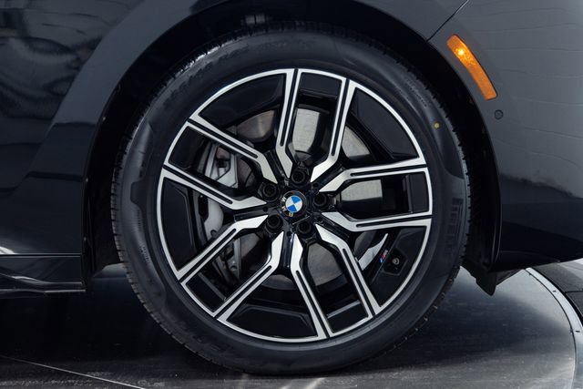 Certified 2023 BMW 760i xDrive AWD/4WD image 27