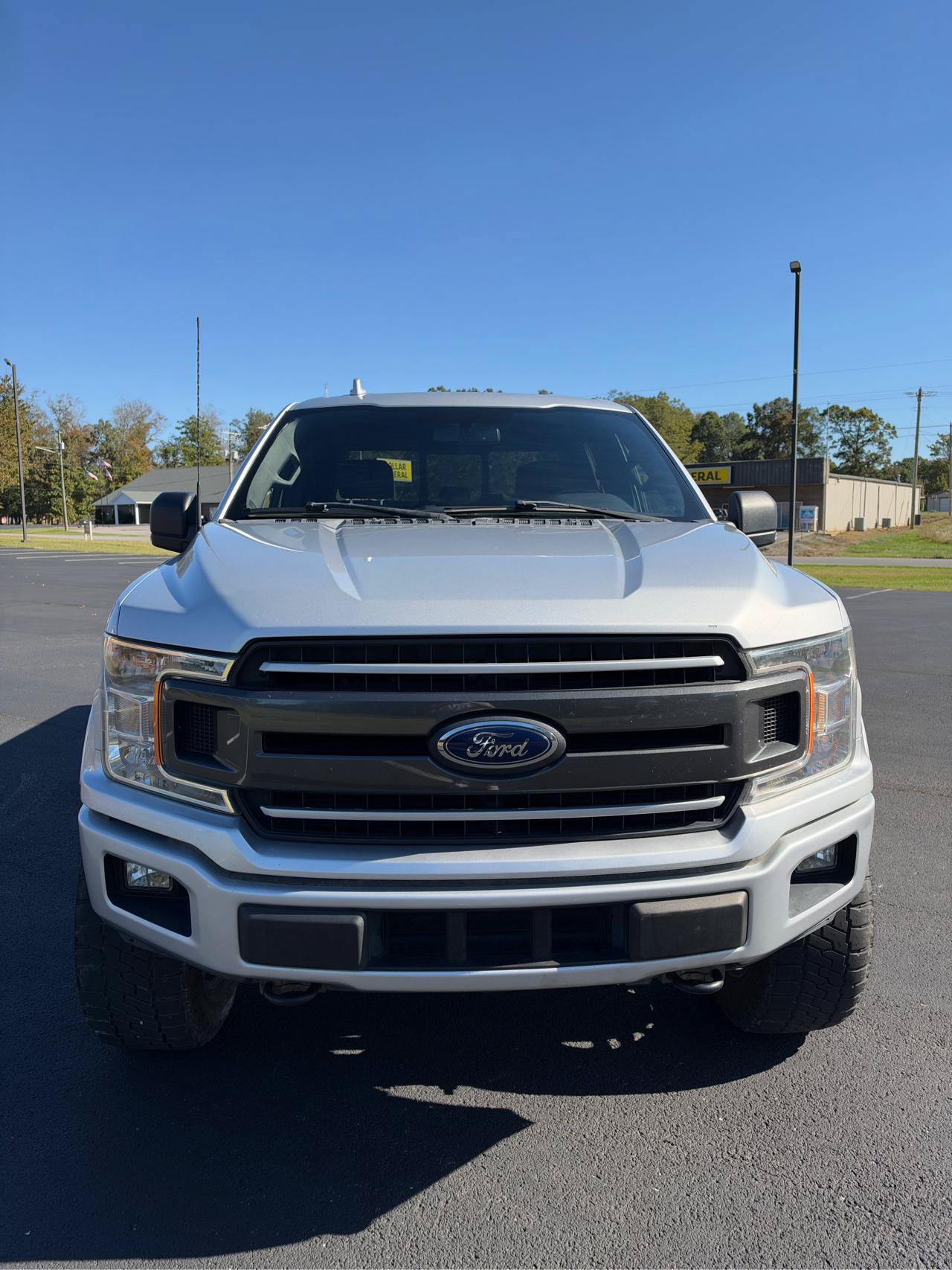 Used 2018 Ford F150 XLT w/ Equipment Group 302A Luxury AWD/4WD image 7