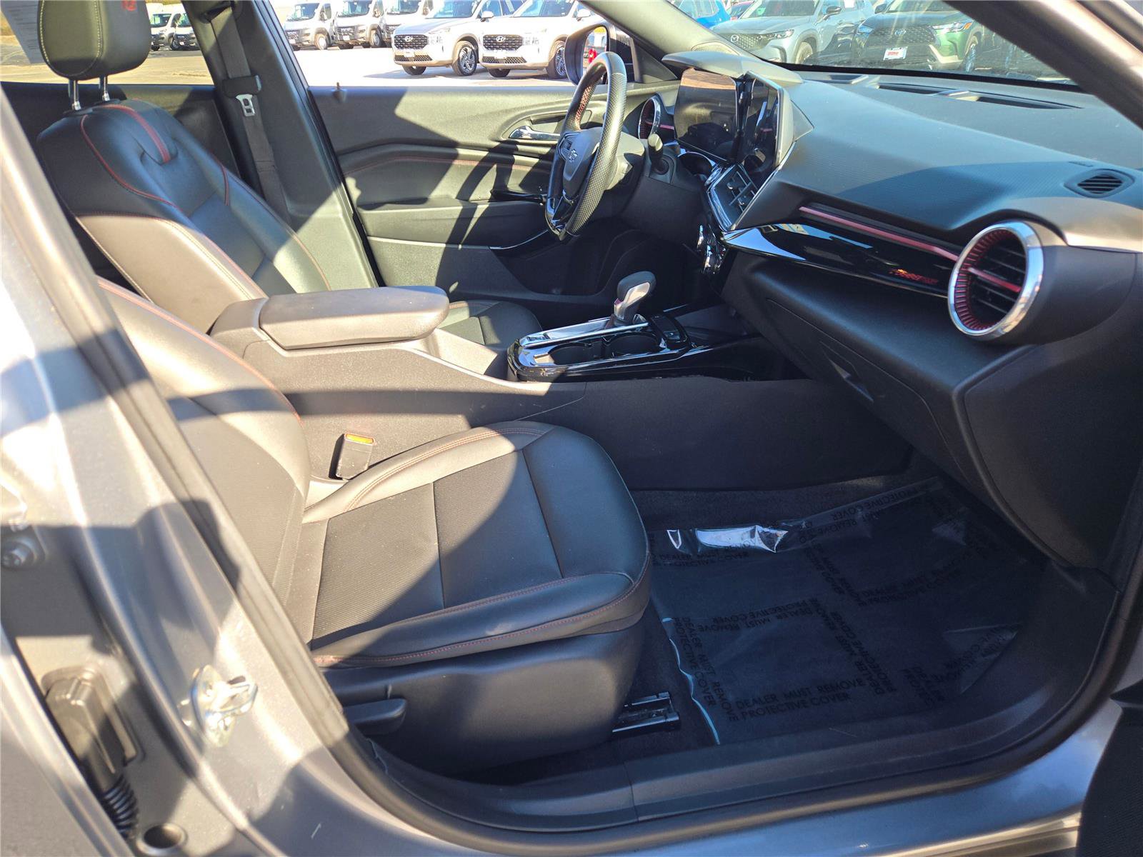 Used 2024 Chevrolet Trax RS w/ Sunroof Package image 7