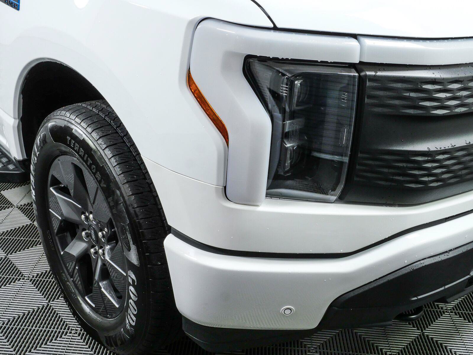 Used 2024 Ford F150 Lightning Flash AWD/4WD image 35