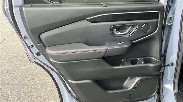 Used 2025 Honda Pilot Black Edition image 18