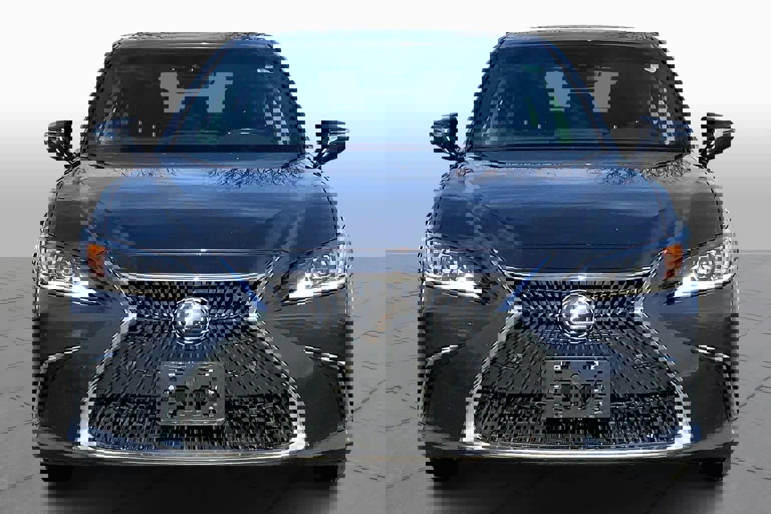 Certified 2023 Lexus ES 300h w/ Premium Package image 4