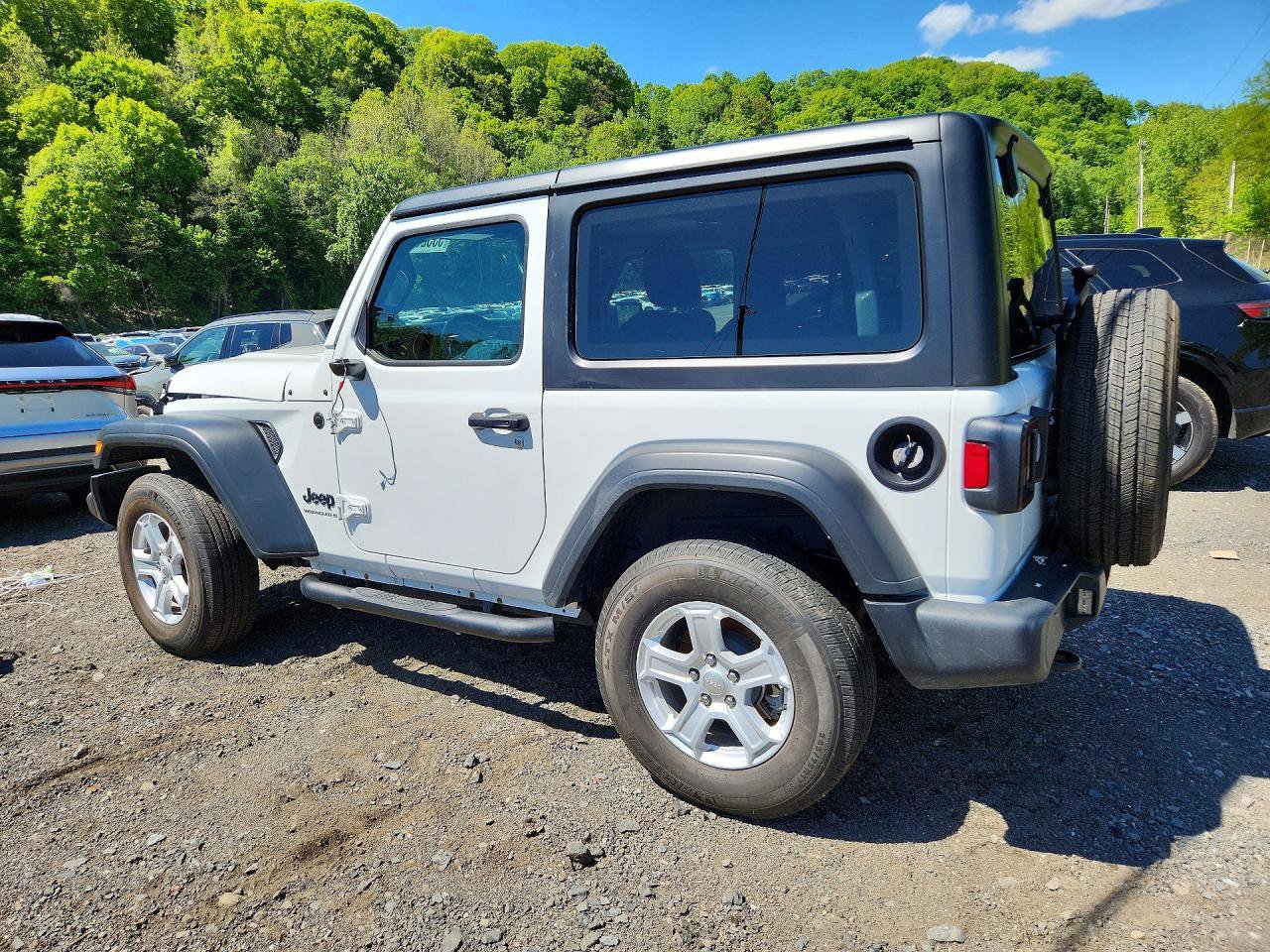 Used 2023 Jeep Wrangler Sport AWD/4WD image 4