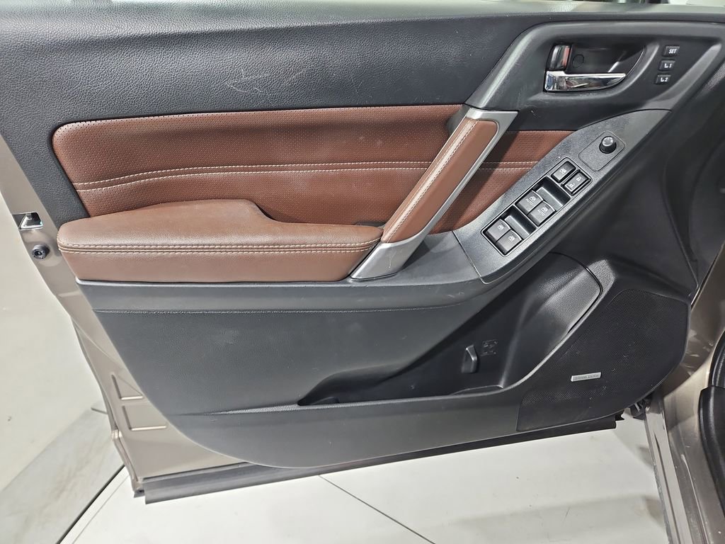 Used 2017 Subaru Forester 2.5i Touring w/ Popular Package #2 image 11