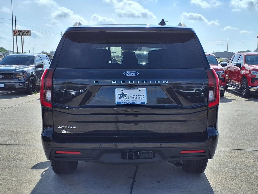 Used 2025 Ford Expedition Active AWD/4WD image 5