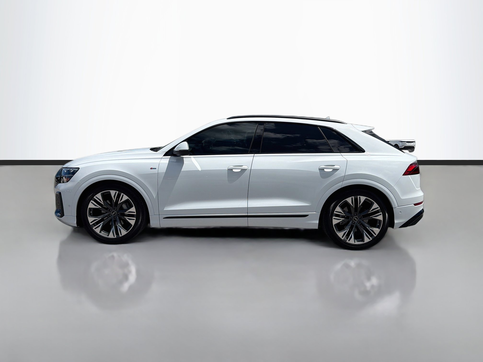 Used 2026 Audi Q8 Premium Plus AWD/4WD image 2