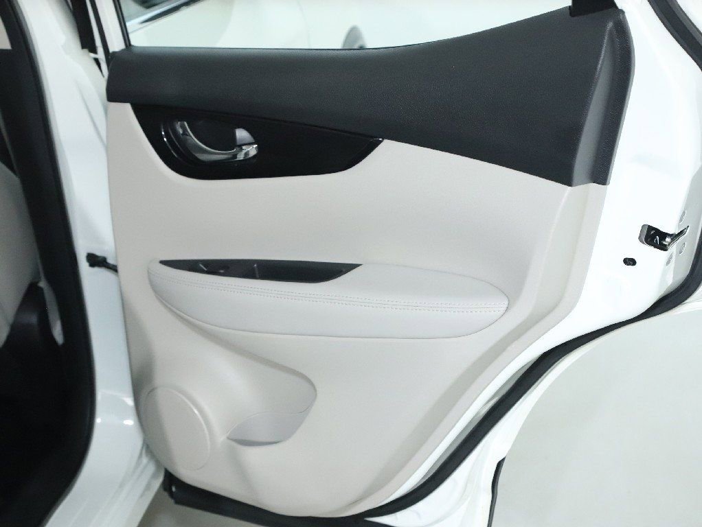 Certified 2022 Nissan Rogue Sport SL w/ Premium Package image 34