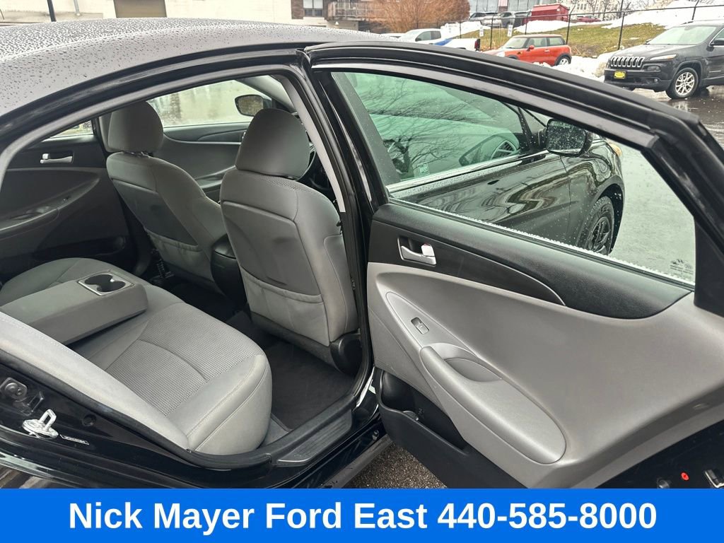 Used 2013 Hyundai Sonata GLS image 12