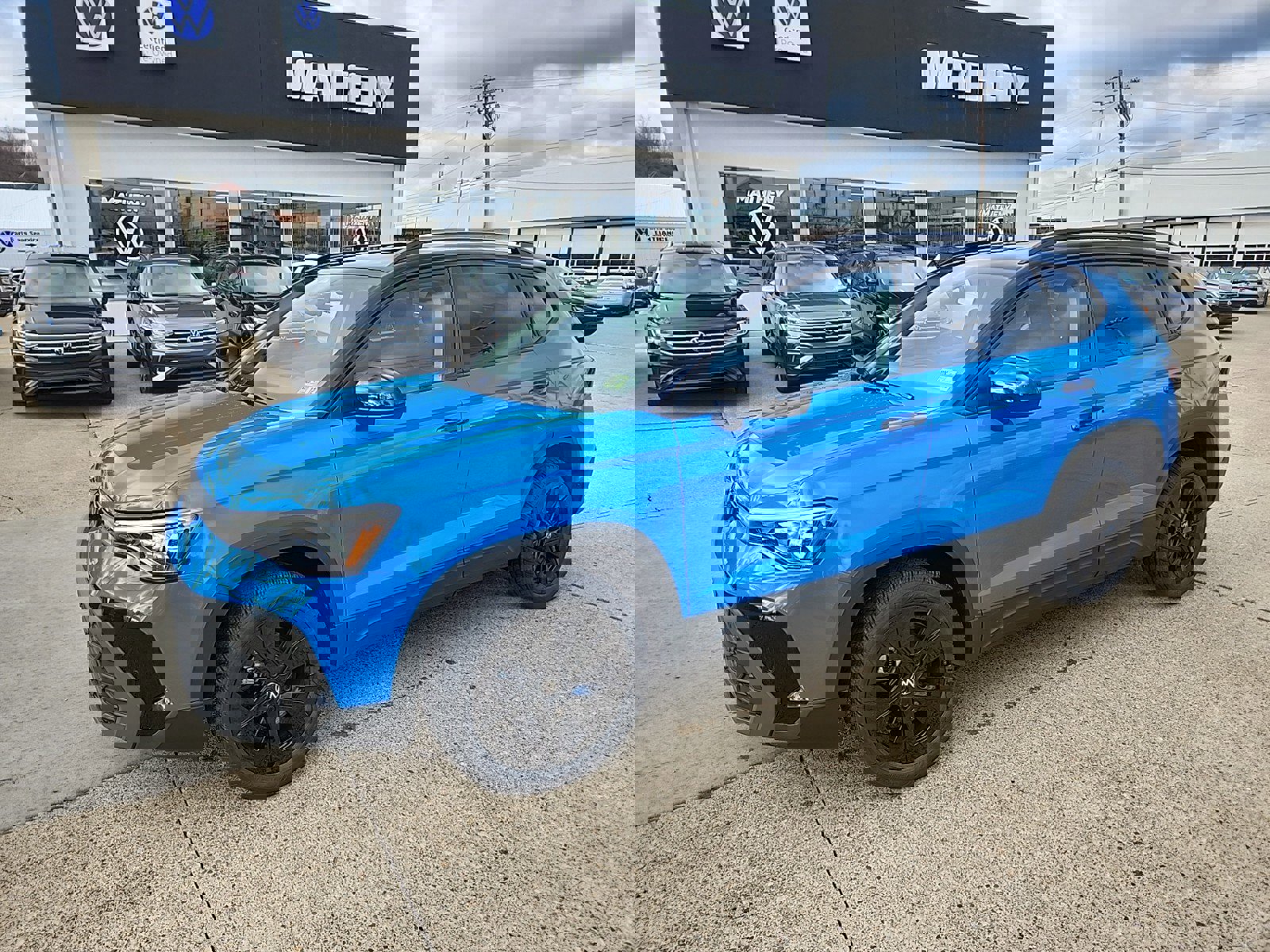 New 2025 Volkswagen Taos SE