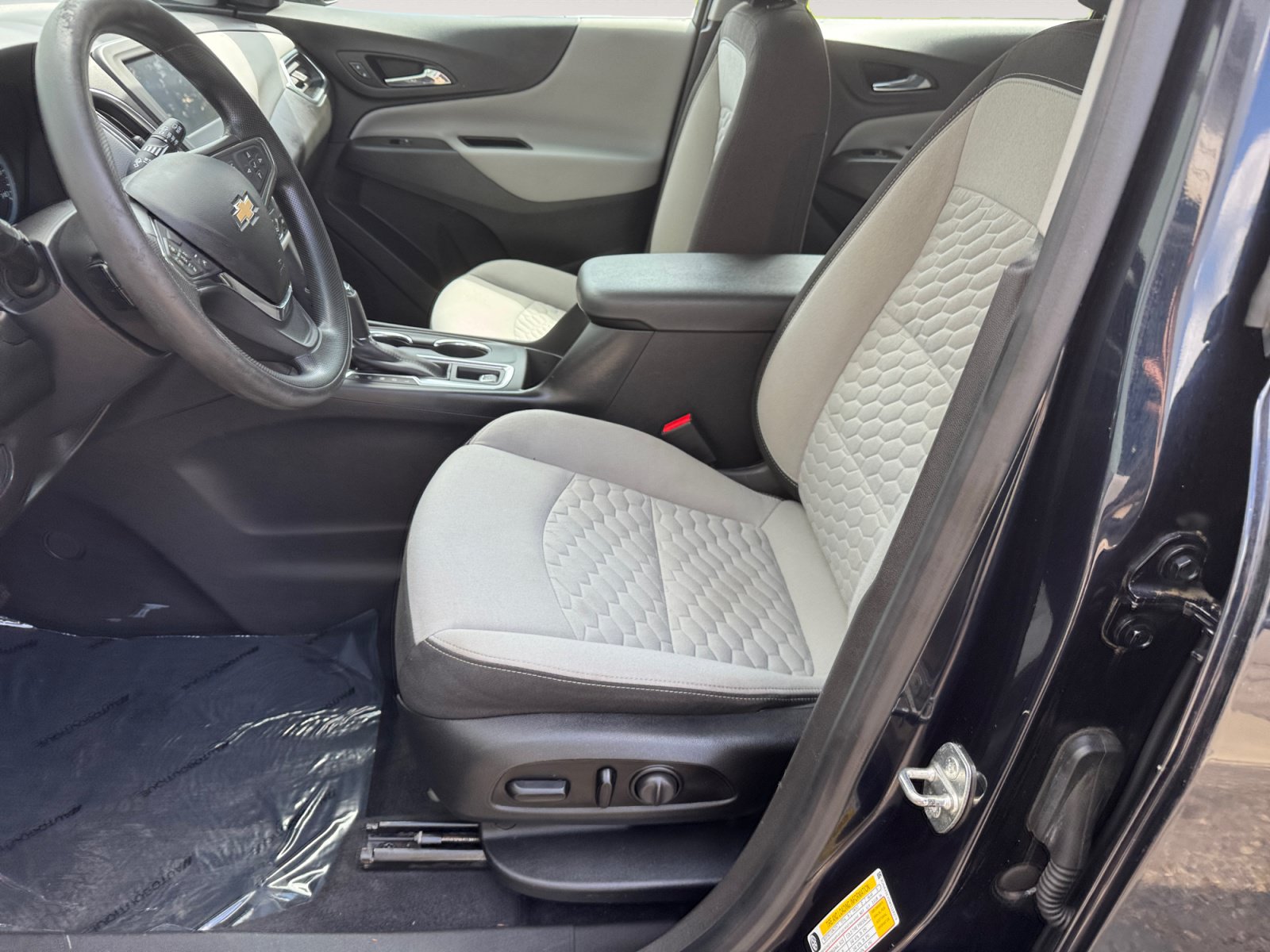 Used 2021 Chevrolet Equinox LS AWD/4WD image 9