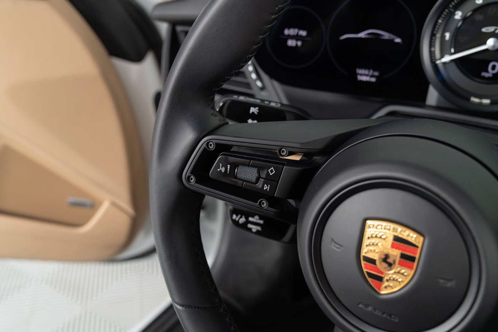 Used 2023 Porsche 911 Carrera GTS RWD image 37