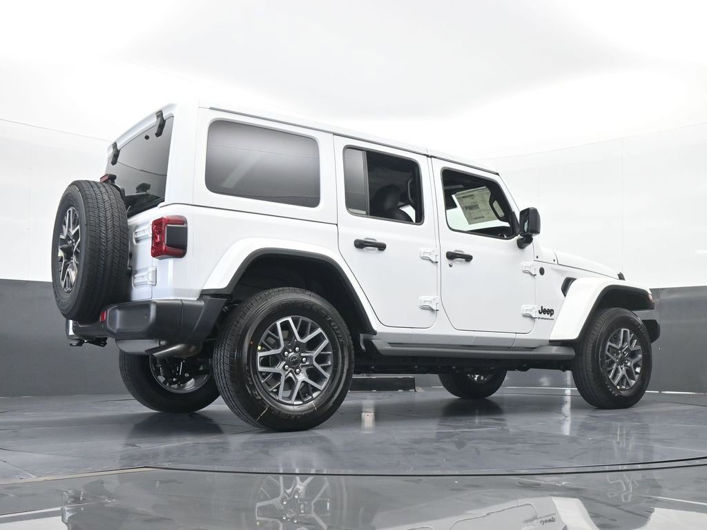 Used 2025 Jeep Wrangler Unlimited Sahara AWD/4WD image 58