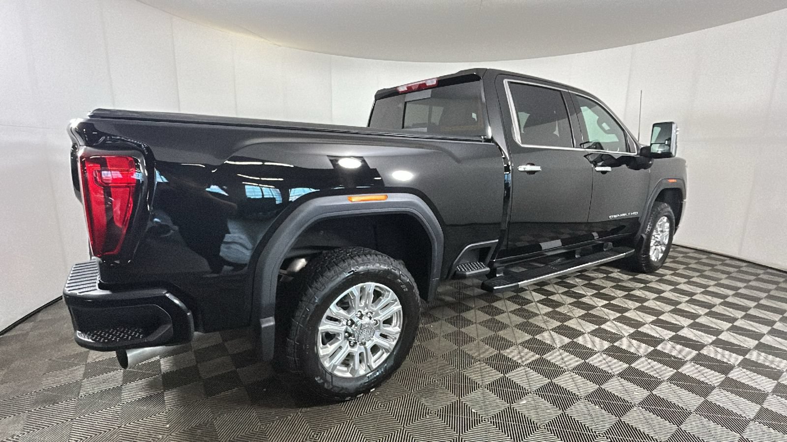 Used 2020 GMC Sierra 3500 Denali w/ Denali Ultimate Package AWD/4WD image 3