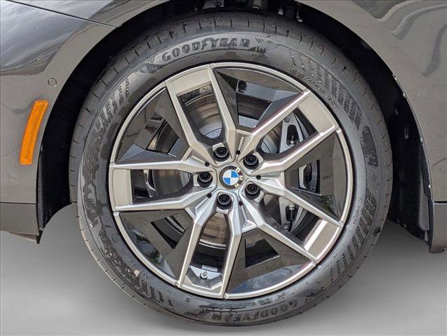 New 2027 BMW i5 eDrive40 w/ Convenience Package RWD image 10