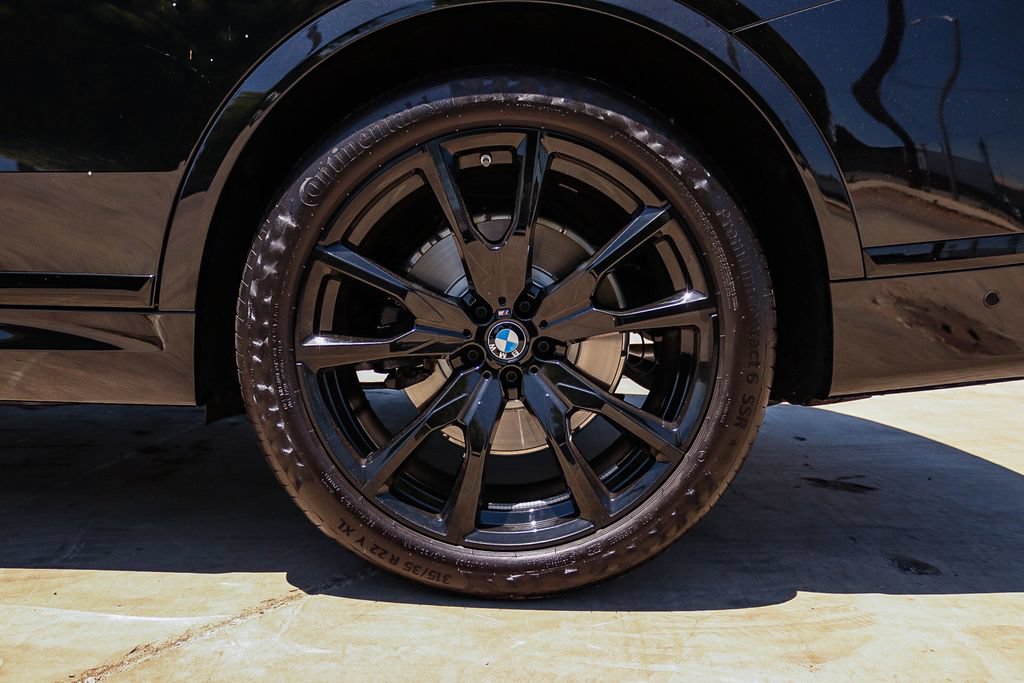 Used 2026 BMW X7 xDrive40i w/ M Sport Package AWD/4WD image 12