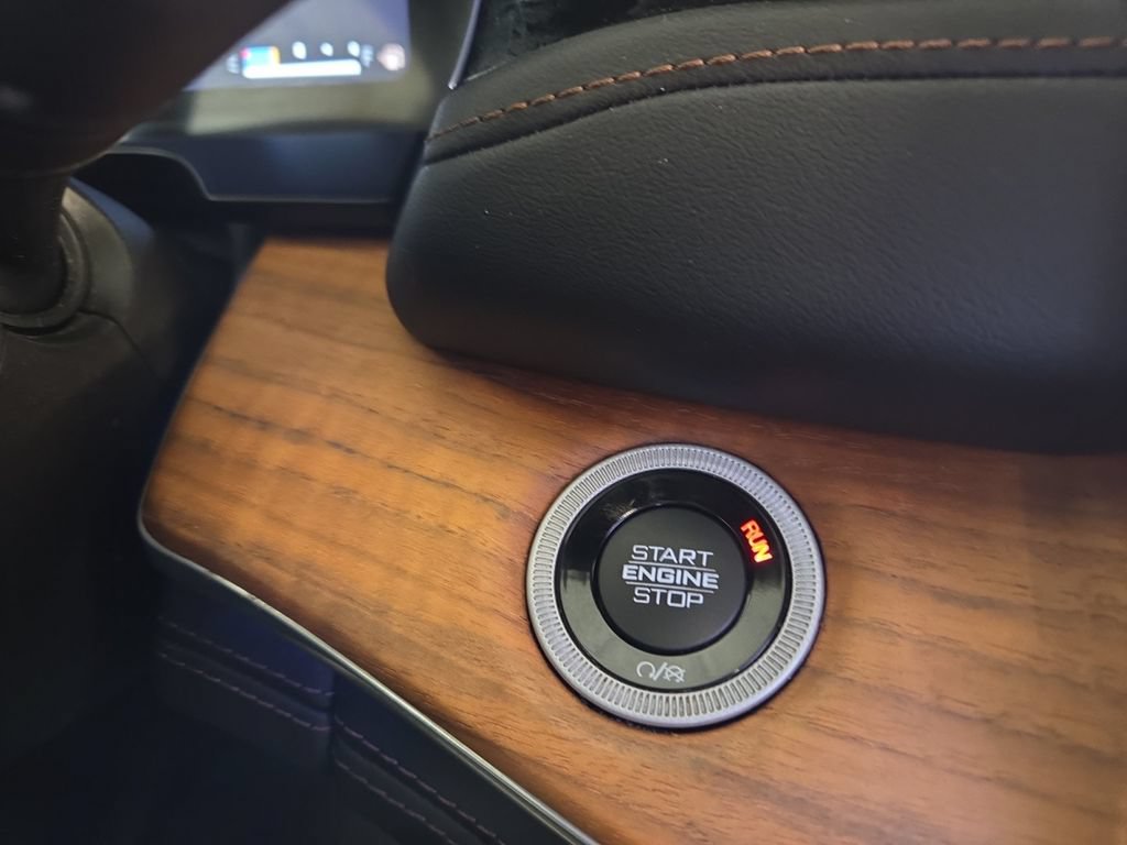 Used 2023 Jeep Grand Cherokee L Summit AWD/4WD image 19