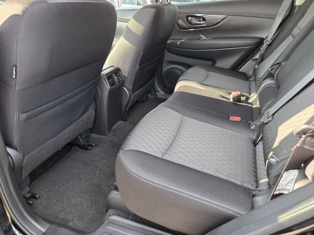 Used 2019 Nissan Rogue S w/ Special Edition Package FWD image 10